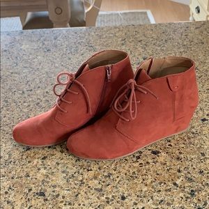 Dolce Vita 8 Wedge Lace Up Booties